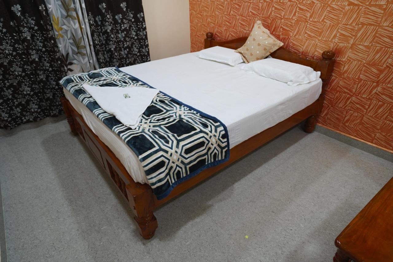 Akash Homestay هامبي المظهر الخارجي الصورة