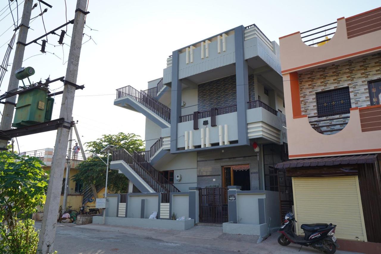 Akash Homestay هامبي المظهر الخارجي الصورة