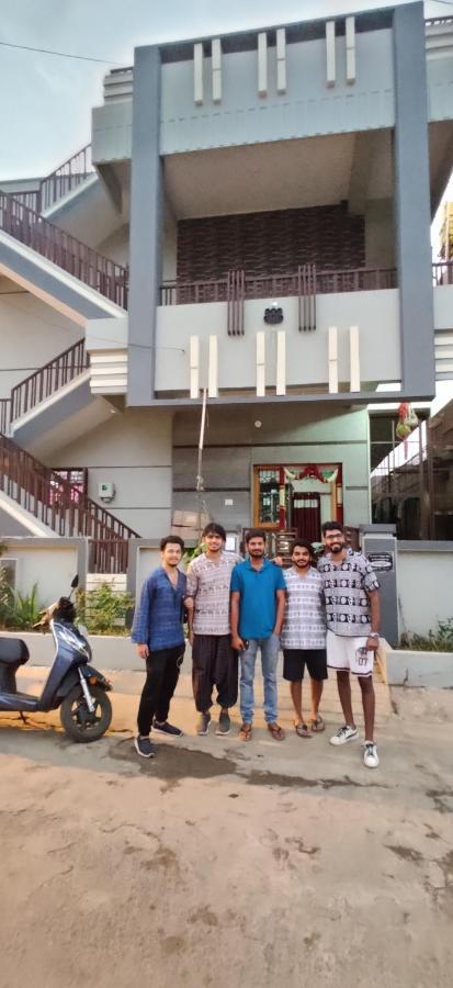 Akash Homestay هامبي المظهر الخارجي الصورة