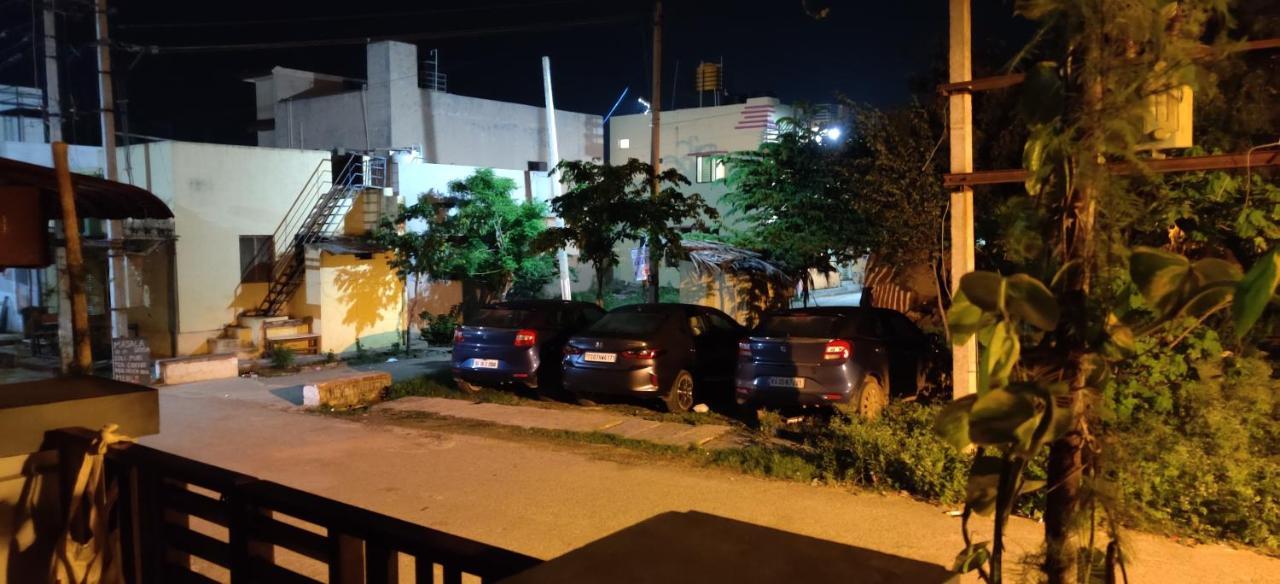 Akash Homestay هامبي المظهر الخارجي الصورة